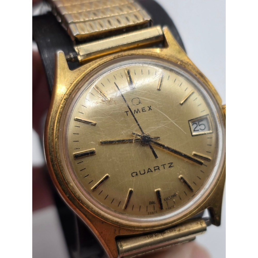 Vintage Timex Q Quartz Mens Watch Gold Tone Expansion Band Date 59619 09879